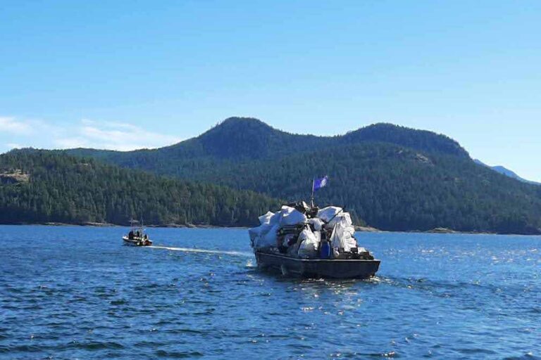 OceanLegacy barge and ctow boat web