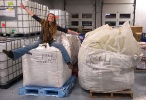 chloe-sack-plastic-peninsula